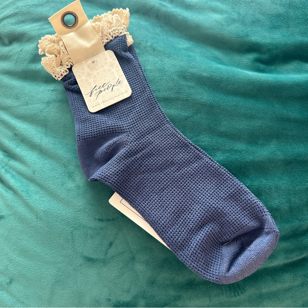 NWT Free People Beloved Waffle Knit Ankle Socks navy blue 1 Pair - Picture 2 of 12